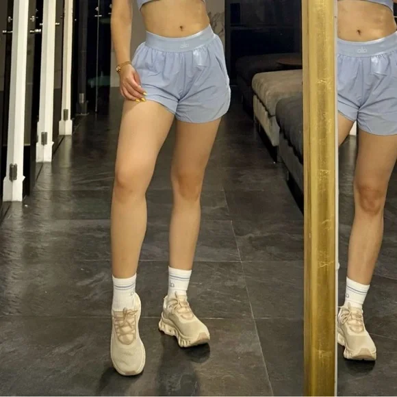 On Running Women's Cream and Light Pink Sneakers - Picture 3 of 4